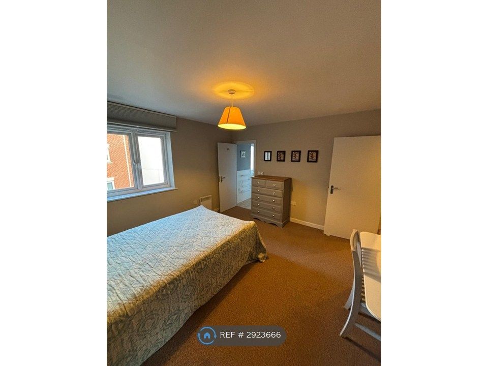 Property photo 2 of 14 Master