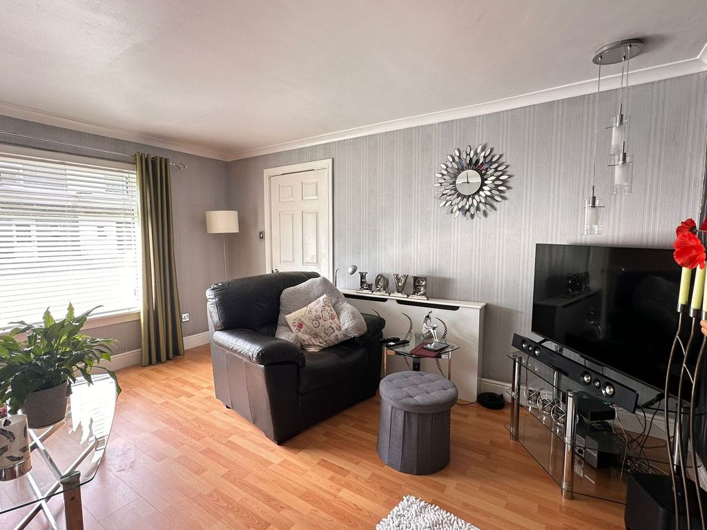 Property photo 3 of 33