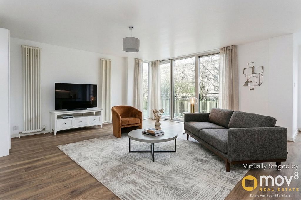 Property photo 2 of 23