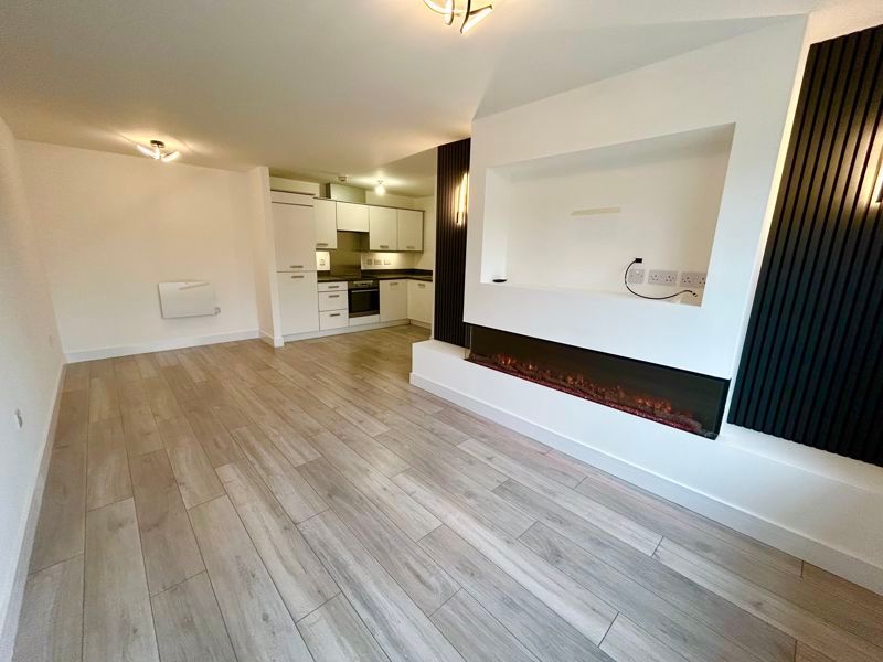 Property photo 1 of 13 Photo 7