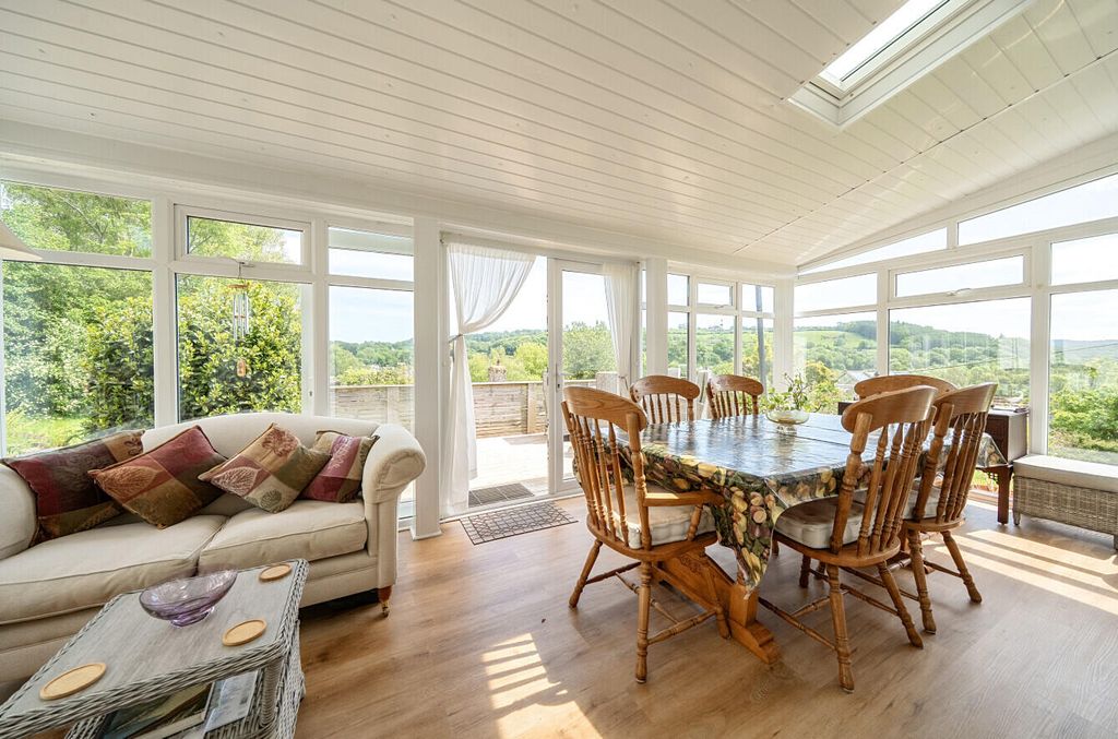 Property photo 2 of 21 Conservatory