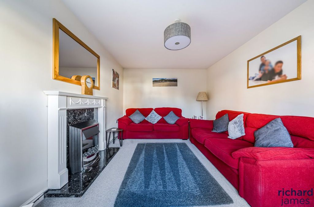 Property photo 2 of 23 16231028210040Acb3E91c9Ef7F7B439