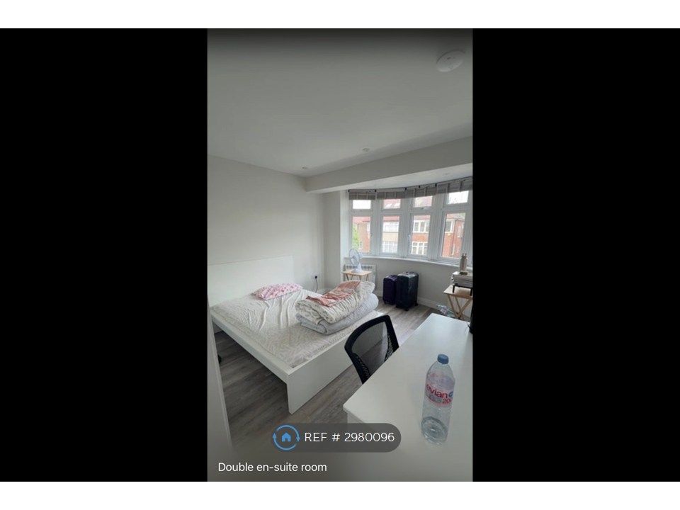 Property photo 1 of 5 Double En-Suite Room