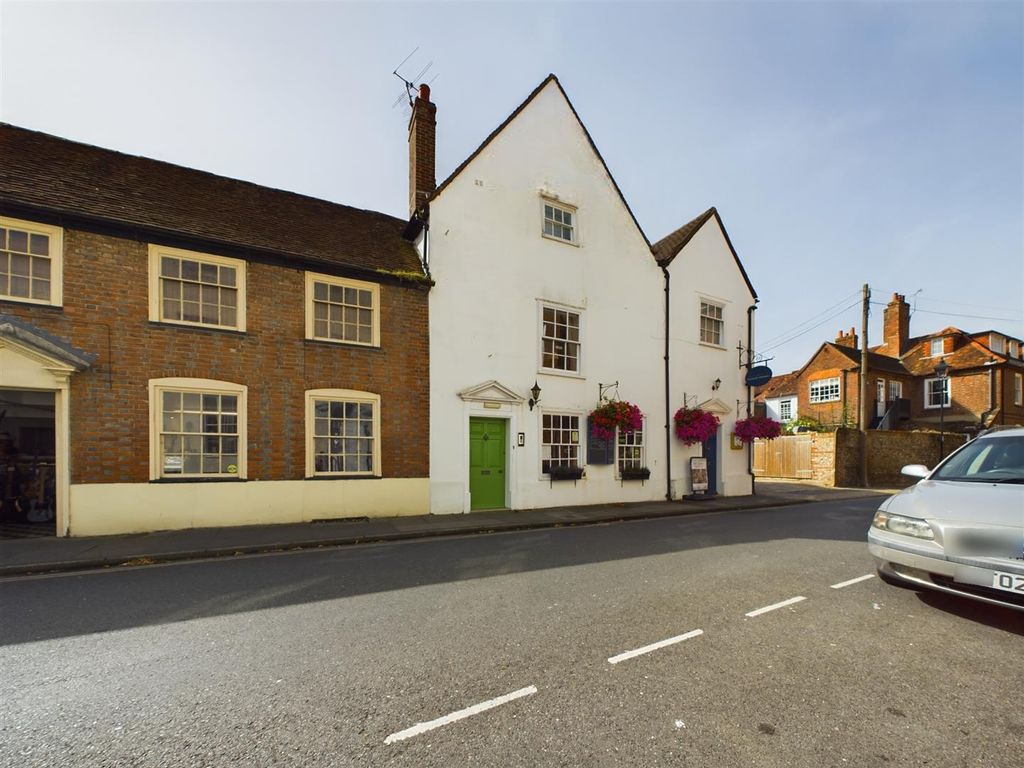 Property photo 2 of 21 Cam01894G0-Pr0036-Still023-Photoroom.Png