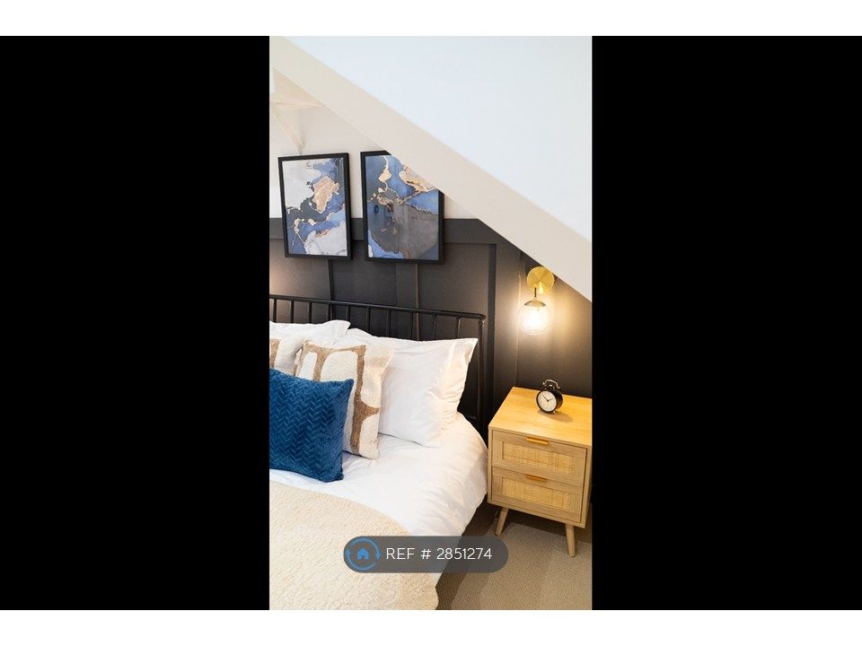 Property photo 3 of 30 Room 4