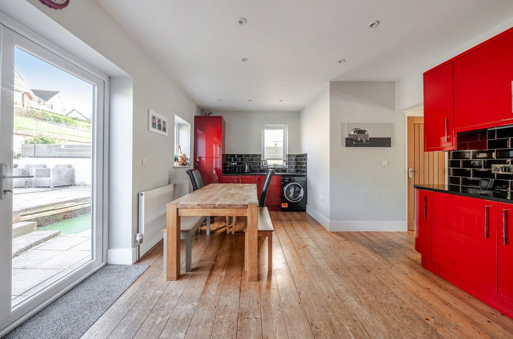 Property photo 3 of 17 Kitchen Diner