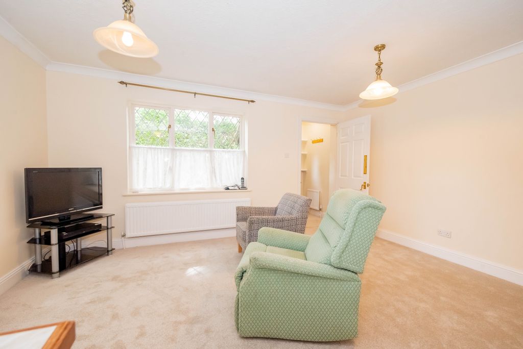 Property photo 3 of 17 Living Room