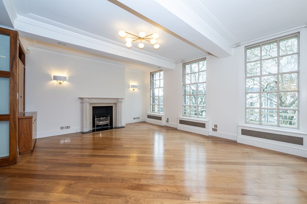 Property photo 1 of 23 Lowndes Square 11@20-003 Lr