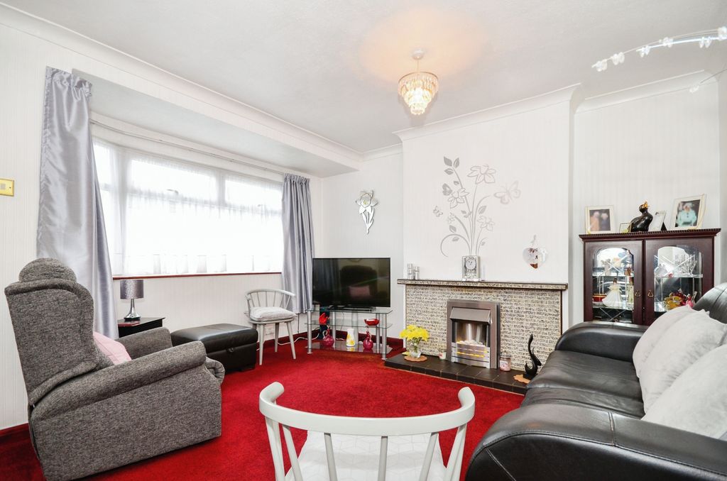 Property photo 3 of 15