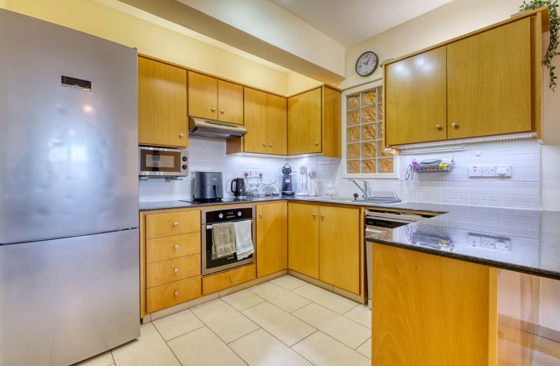 Property photo 2 of 18 Kitchen