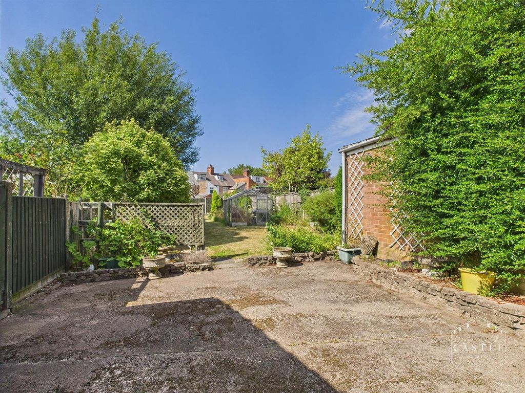 Property photo 2 of 16 Outside
