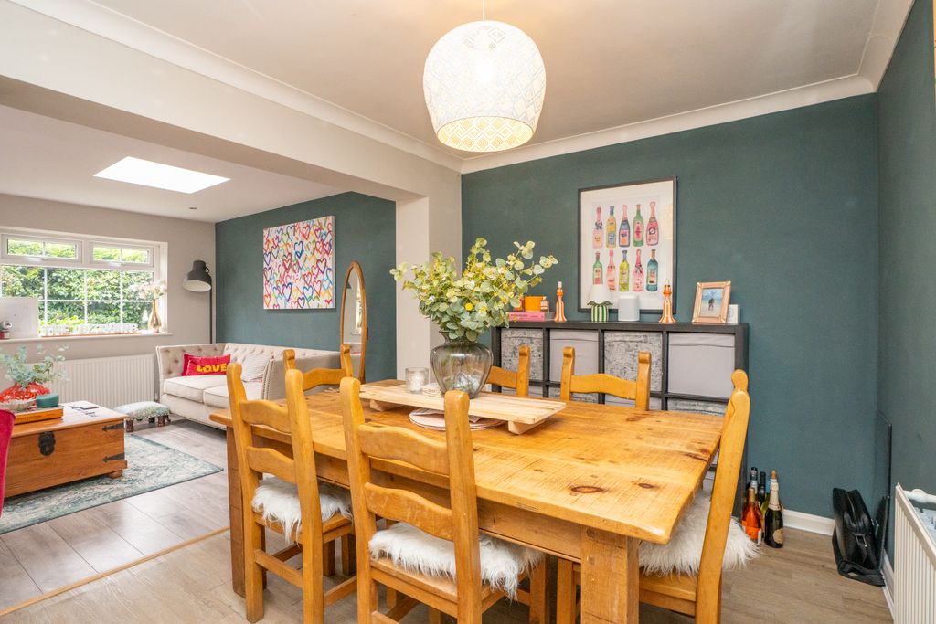 Property photo 3 of 24 31Oakwoodgreen16