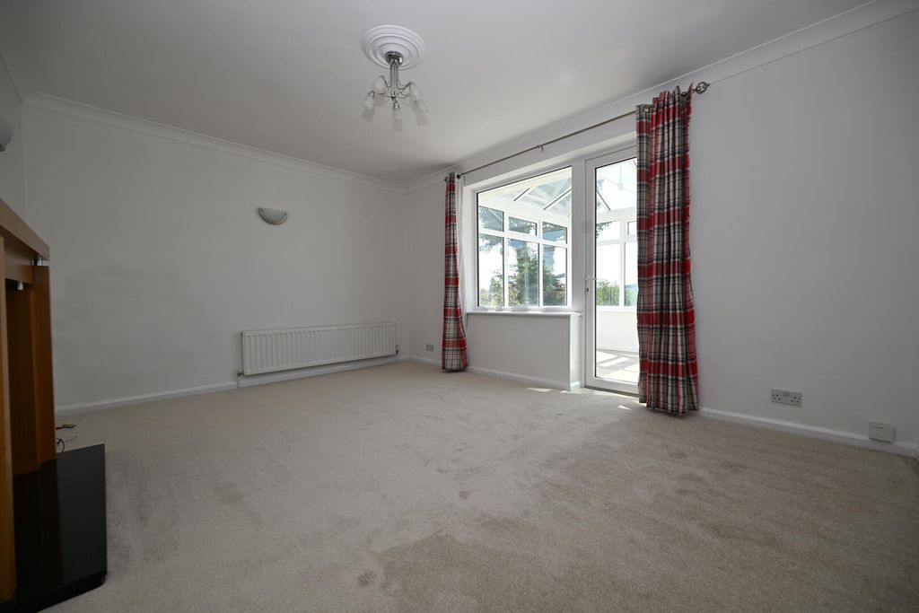 Property photo 2 of 10 Living Room