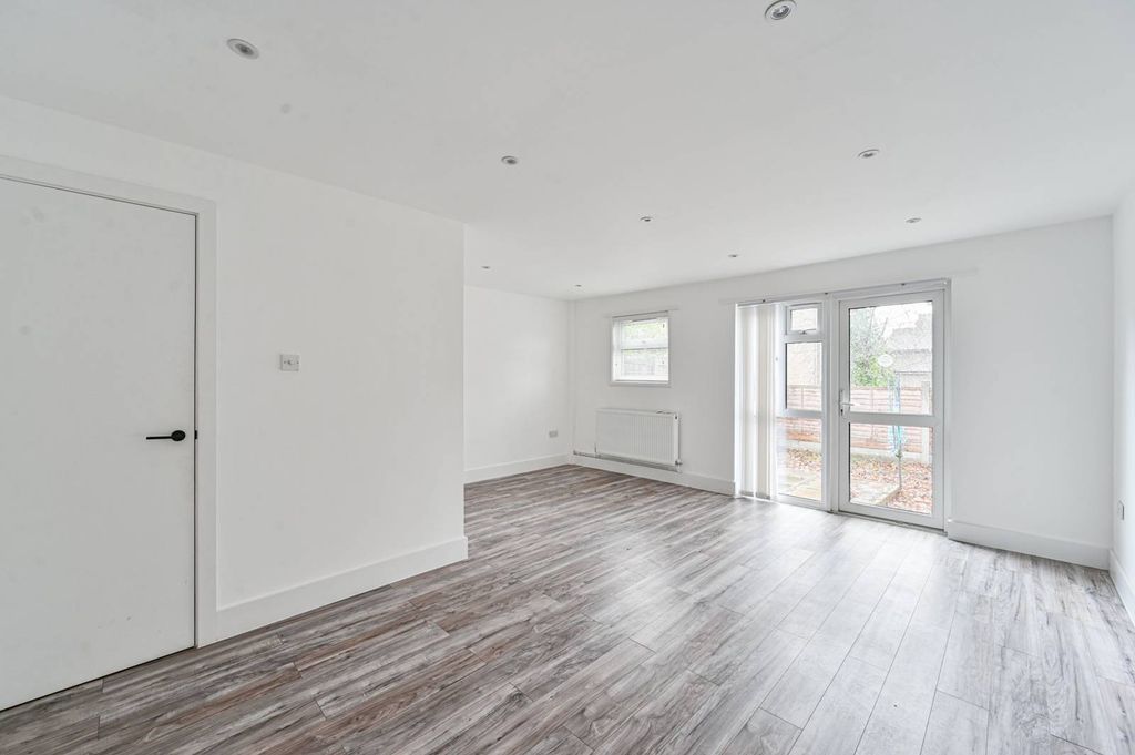 Property photo 1 of 22