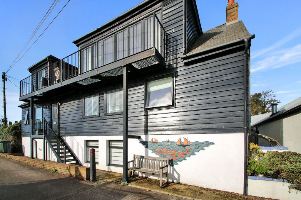 Property photo 1 of 26