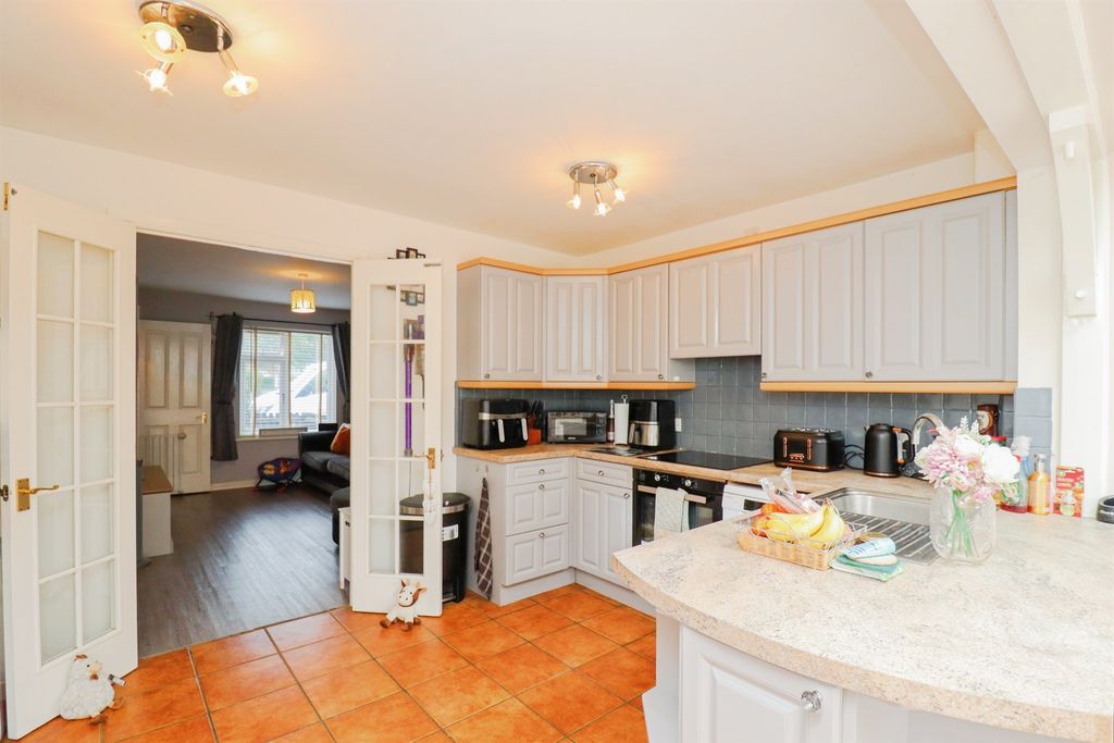 Property photo 3 of 17