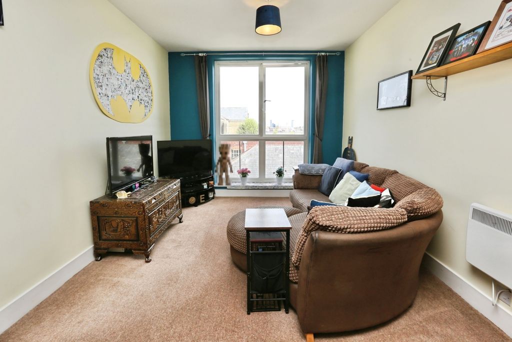 Property photo 3 of 17 Photo