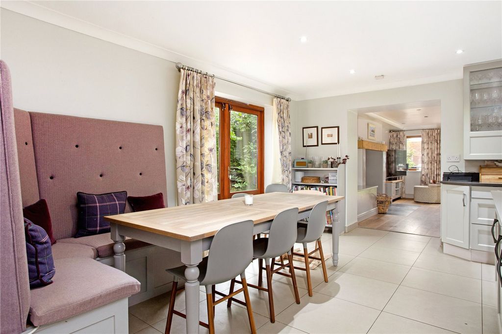 Property photo 3 of 29 Dining Area