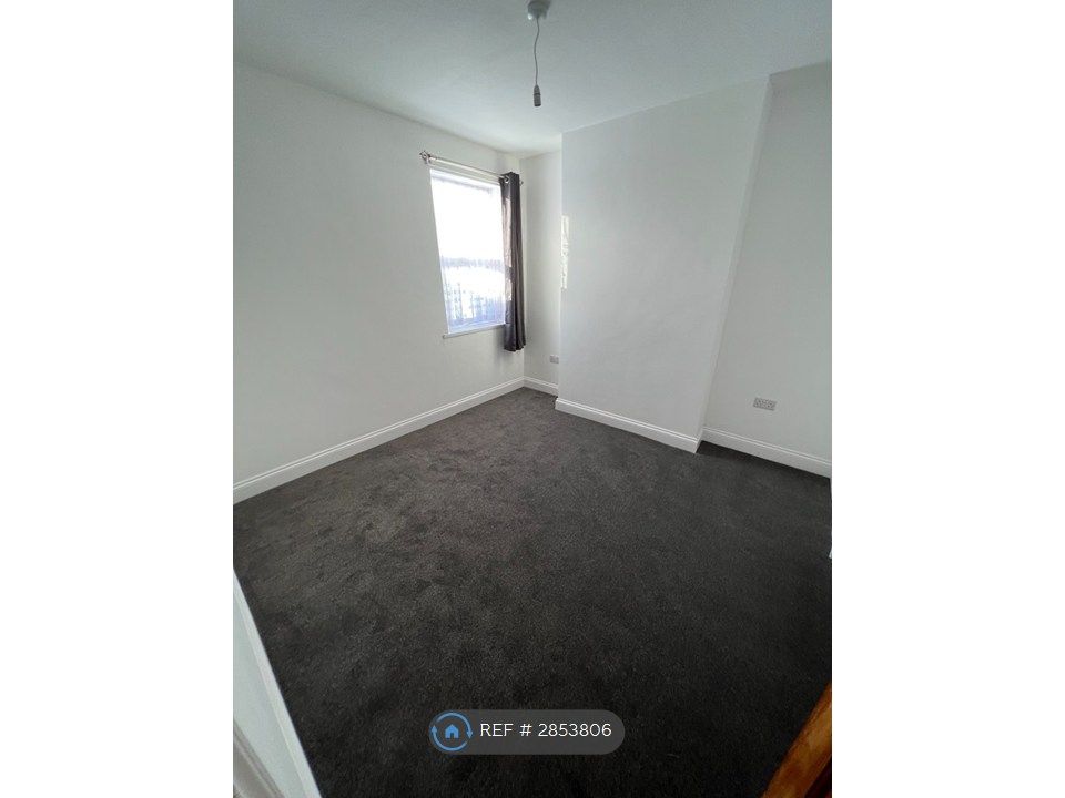 Property photo 2 of 4 Bedroom 2