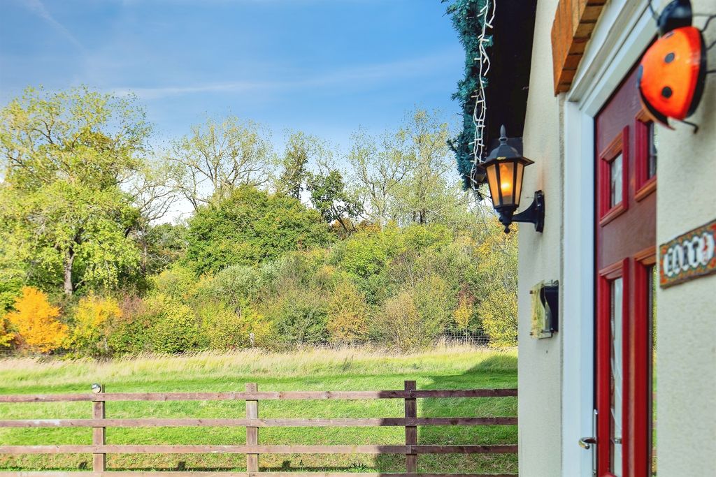 Property photo 3 of 23