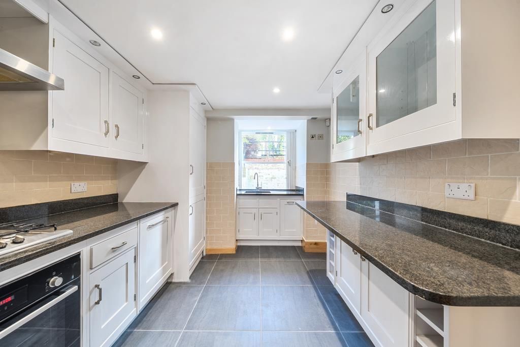 Property photo 3 of 21 Kitchen