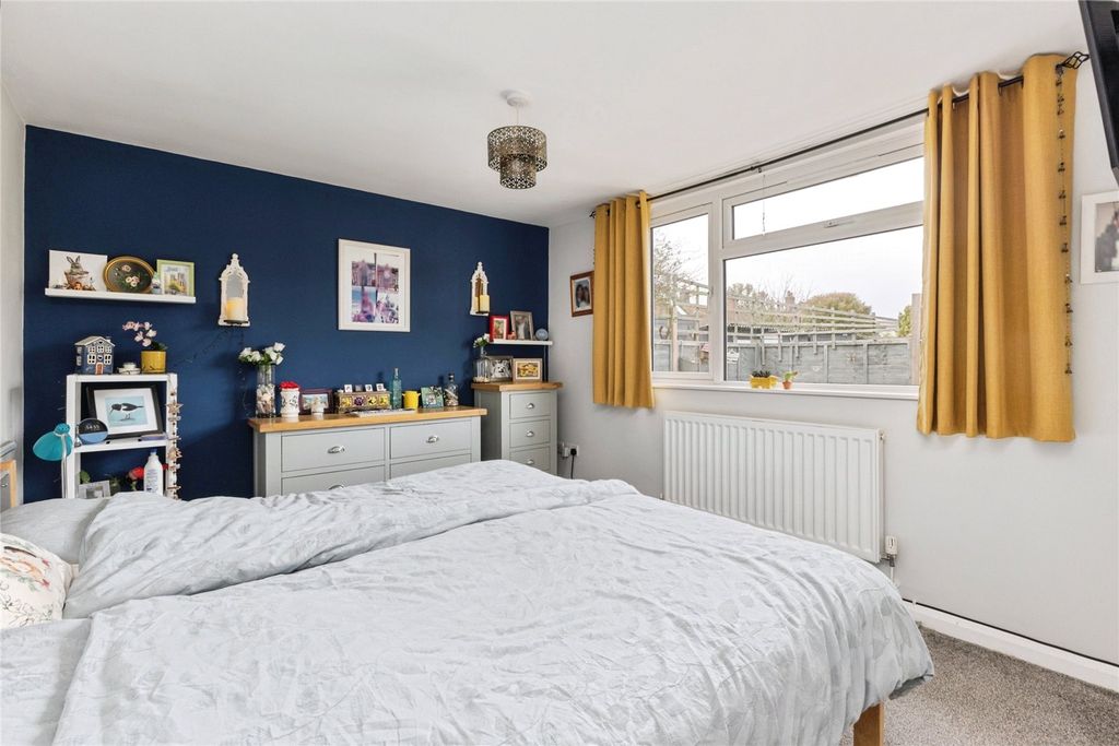 Property photo 3 of 23 Picture No. 16