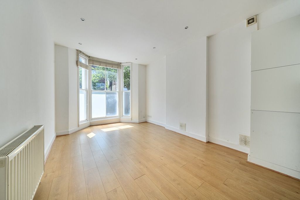 Property photo 2 of 16 Picture No. 32