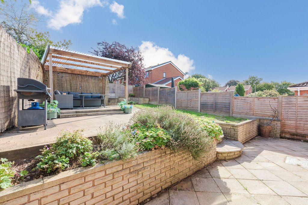 Property photo 2 of 26