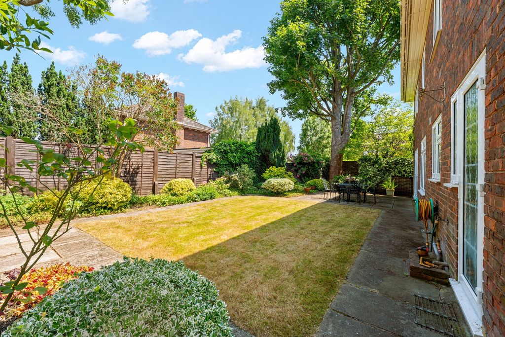 Property photo 2 of 30