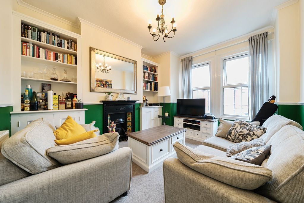 Property photo 2 of 10 Picture No. 15