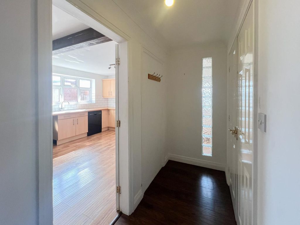 Property photo 2 of 26