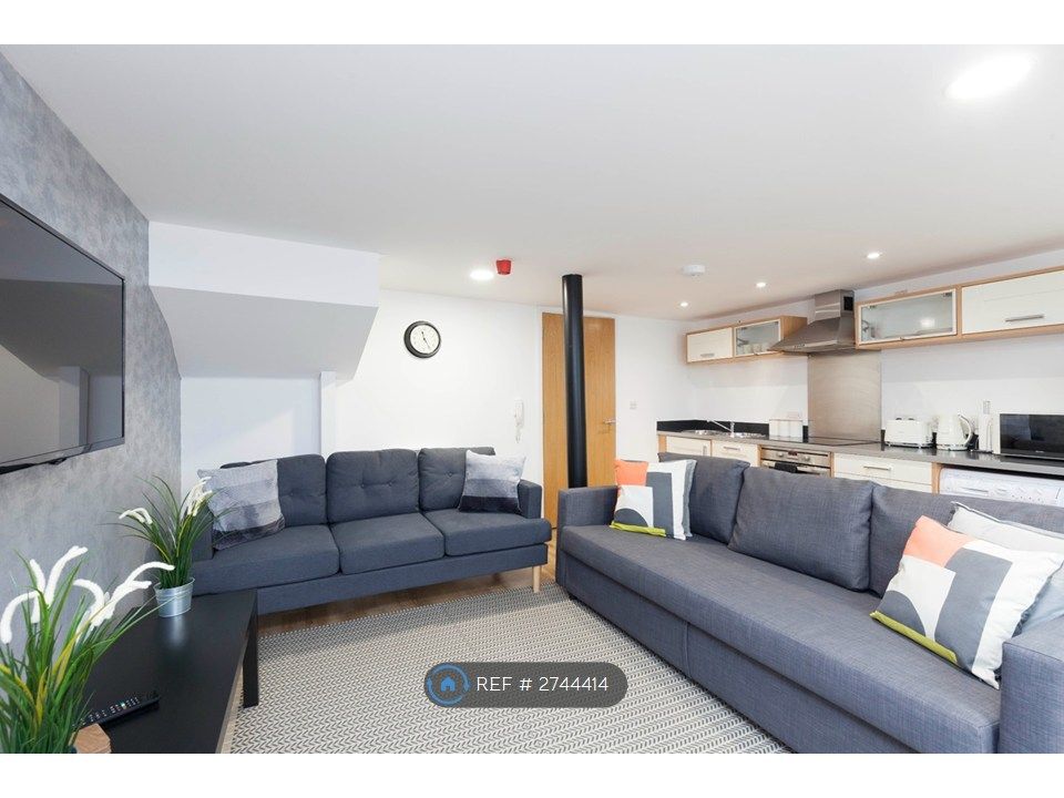 Property photo 1 of 19 Living Area