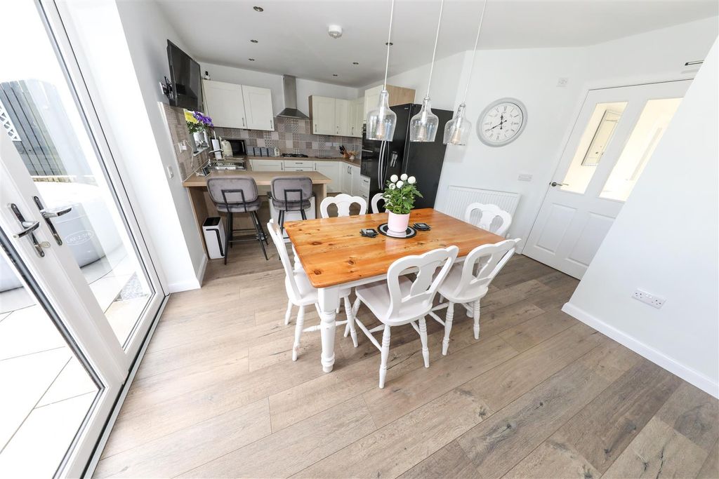 Property photo 3 of 36 c