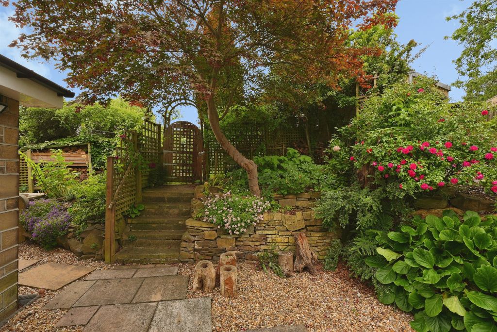 Property photo 2 of 26