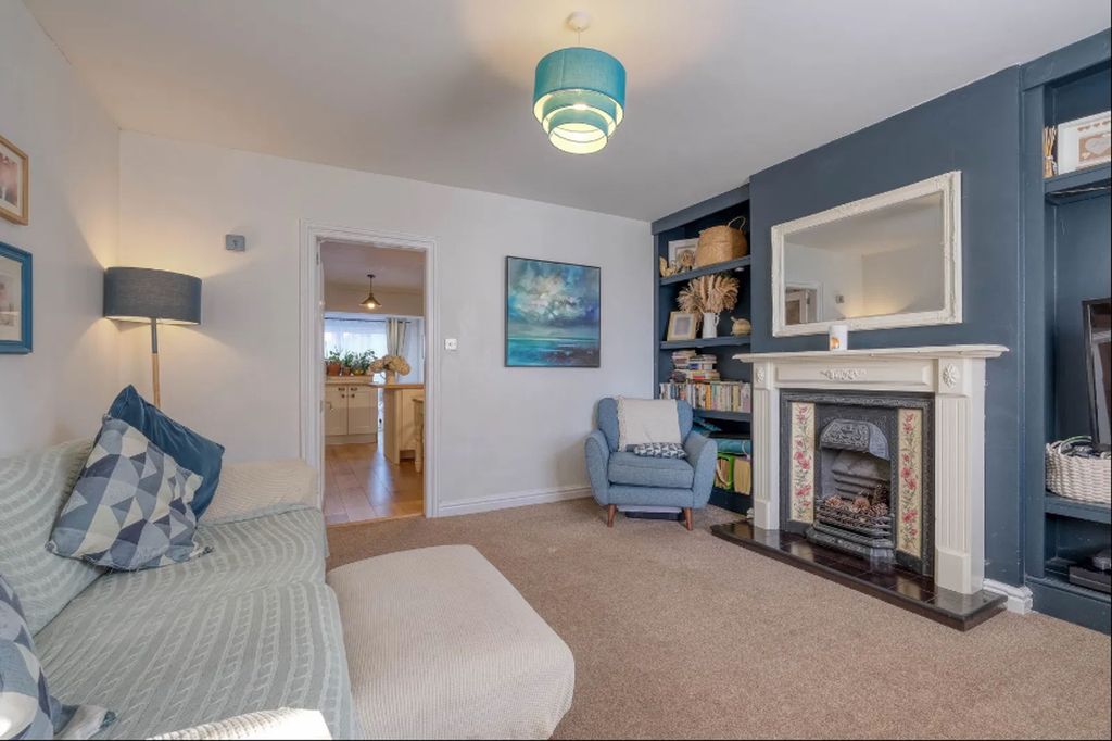 Property photo 3 of 13