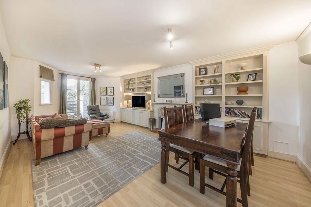 Property photo 3 of 8