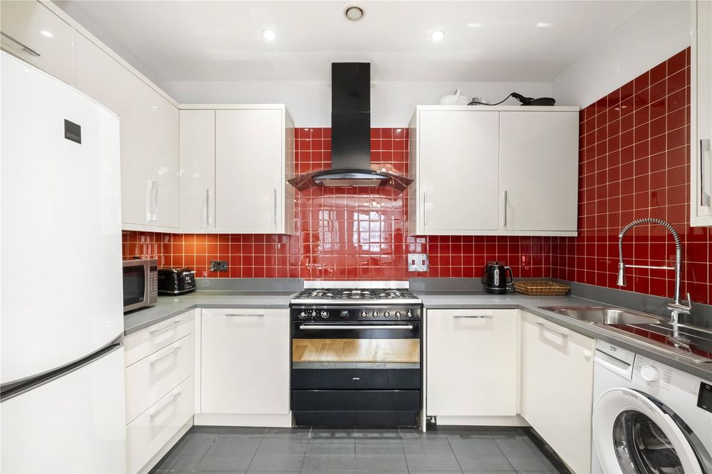Property photo 3 of 15 Kitchen