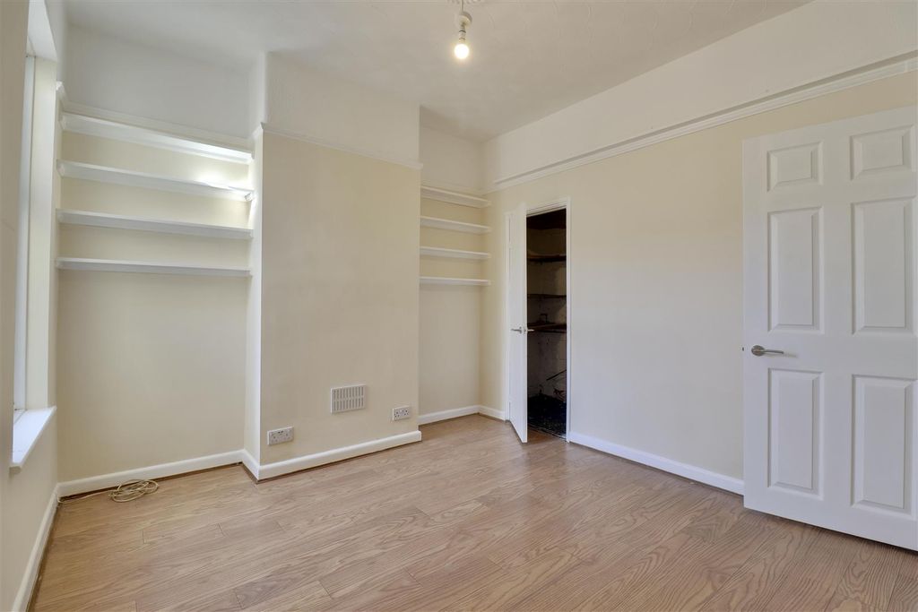 Property photo 3 of 18 2502Ca0A-C8E8-45F7-A446-Be1950B204Af_1_201_A.Jpeg