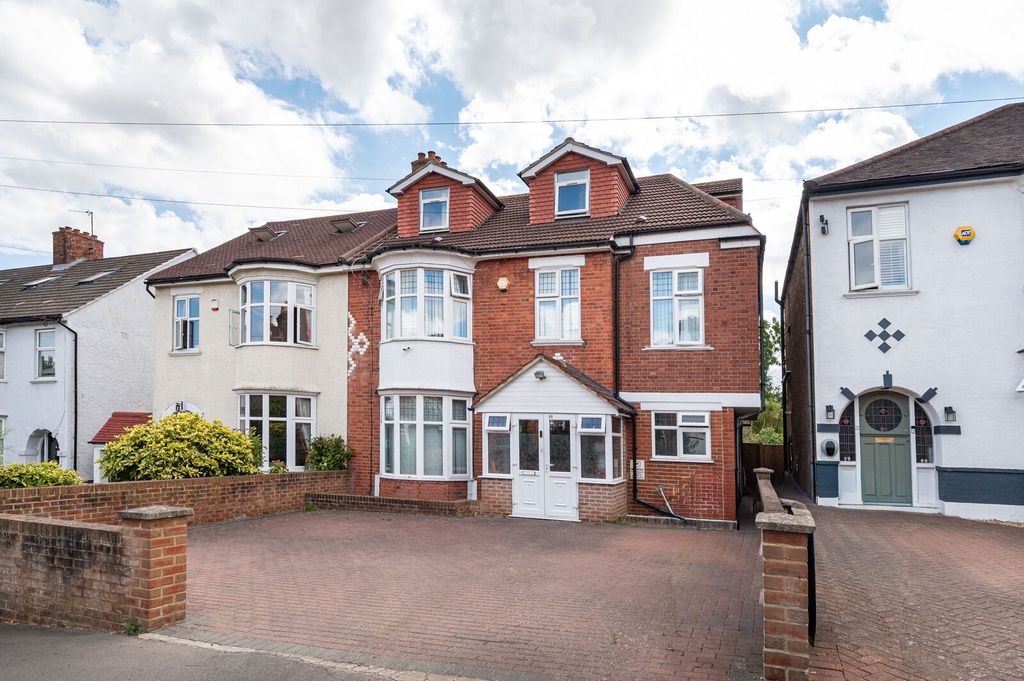 Property photo 2 of 39