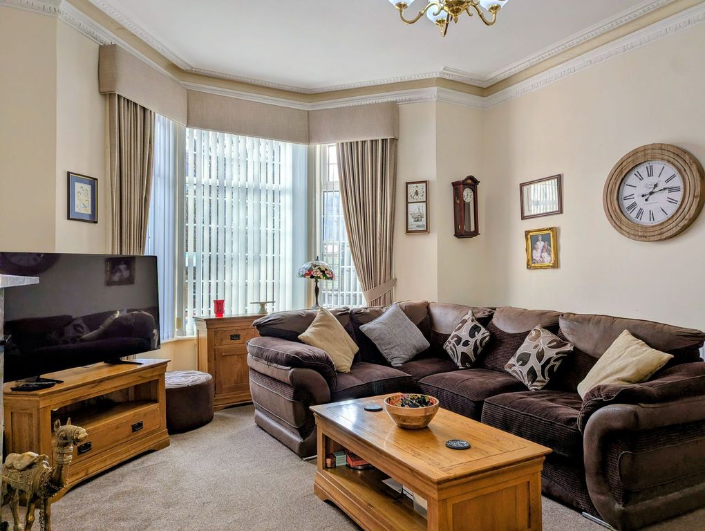 Property photo 2 of 32