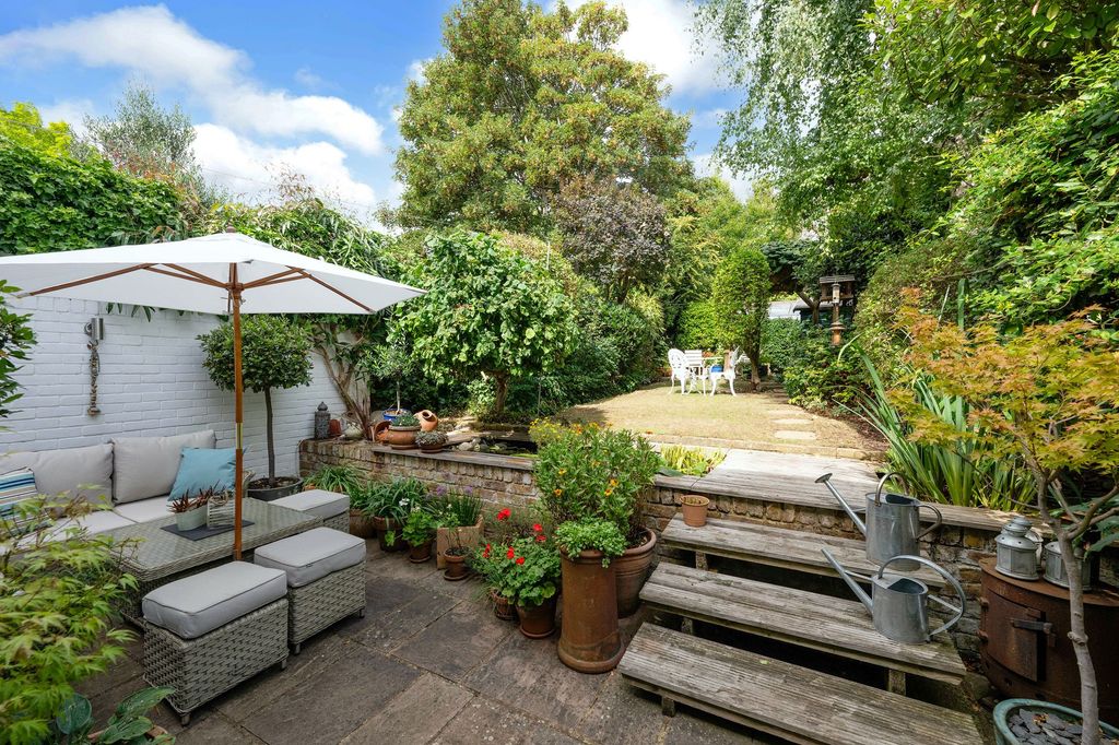 Property photo 3 of 11