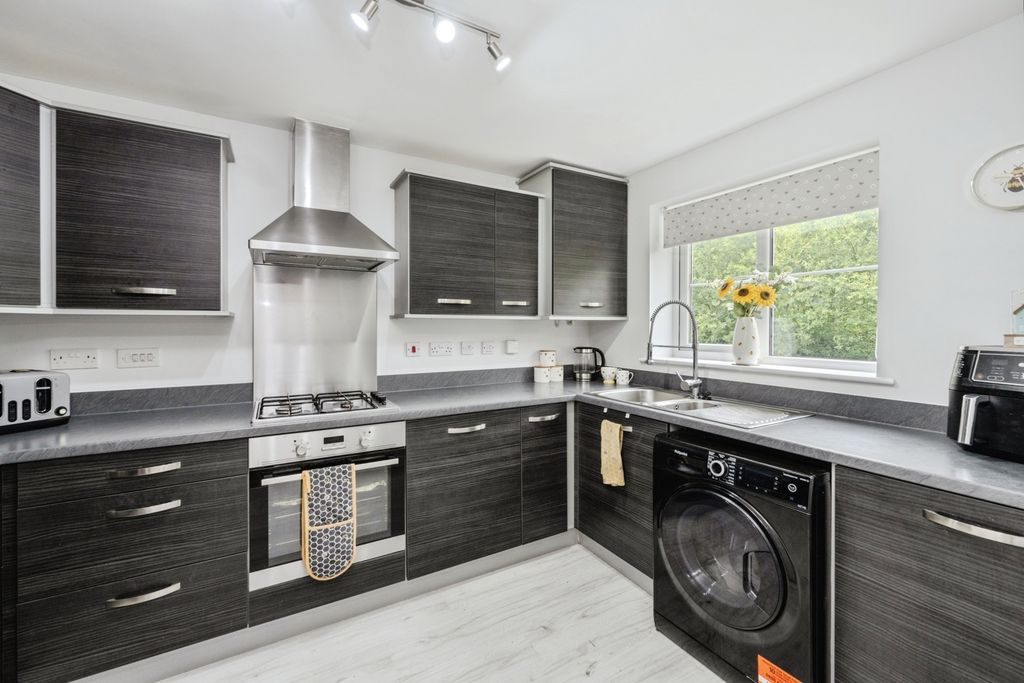 Property photo 3 of 20 Pbox-Img.Jpg