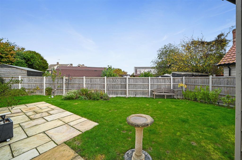 Property photo 3 of 15 Garden