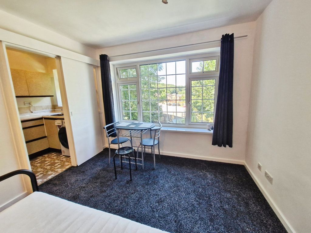 Property photo 2 of 10 1676c6E5-1000039459