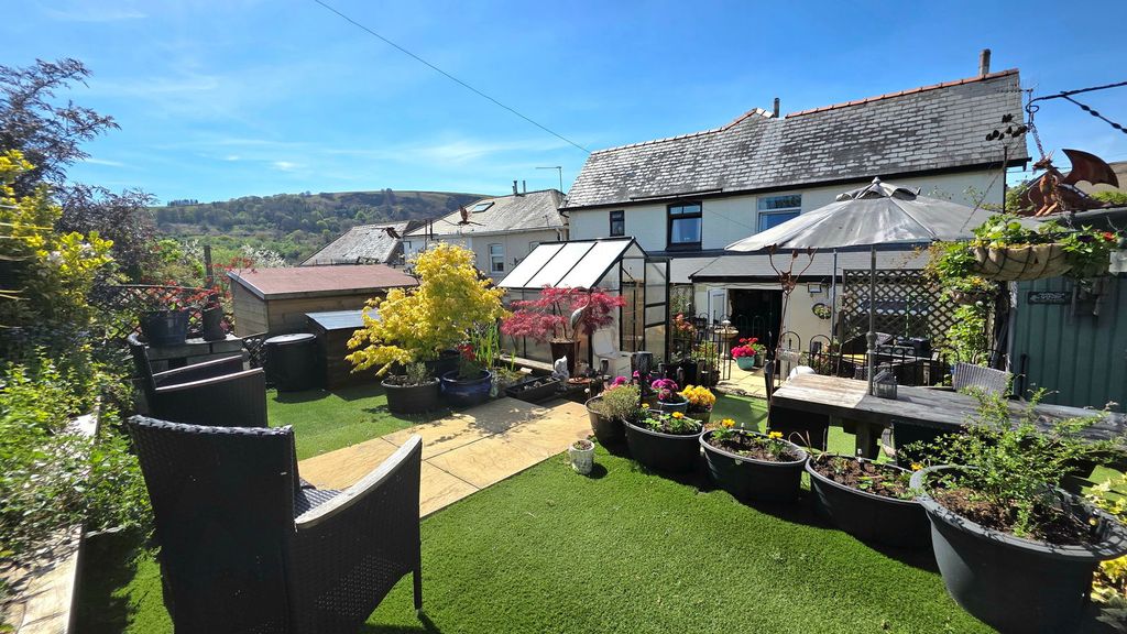 Property photo 2 of 31