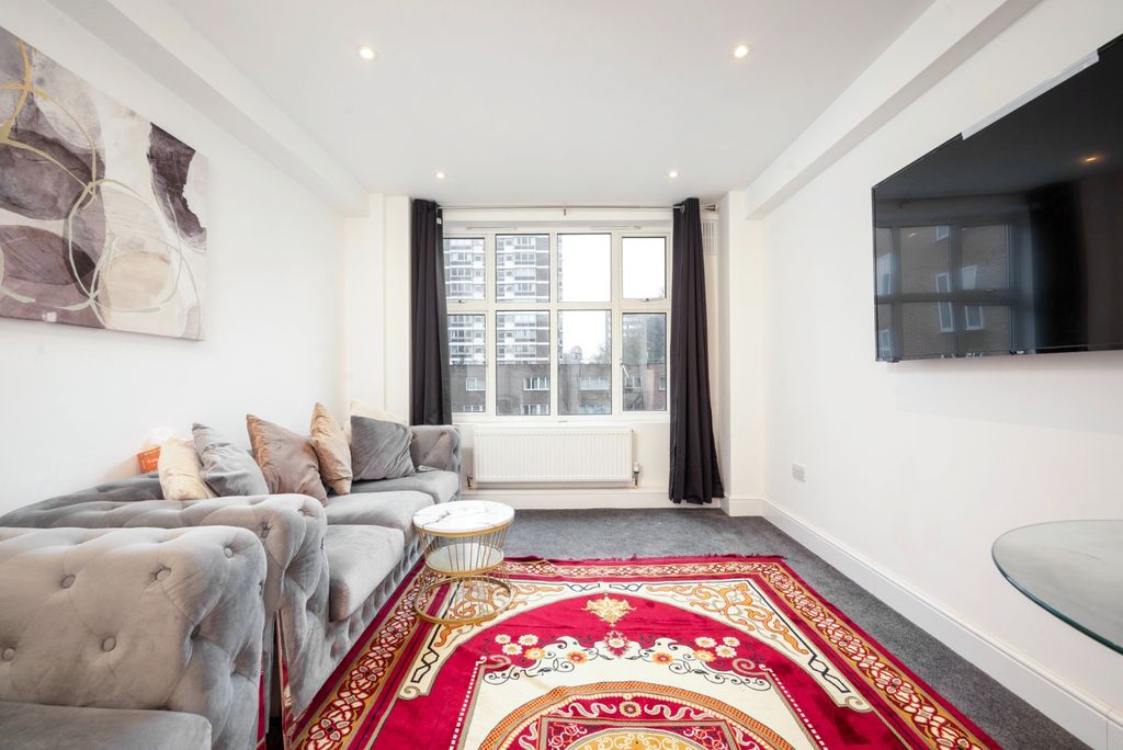 Property photo 2 of 11 4494052