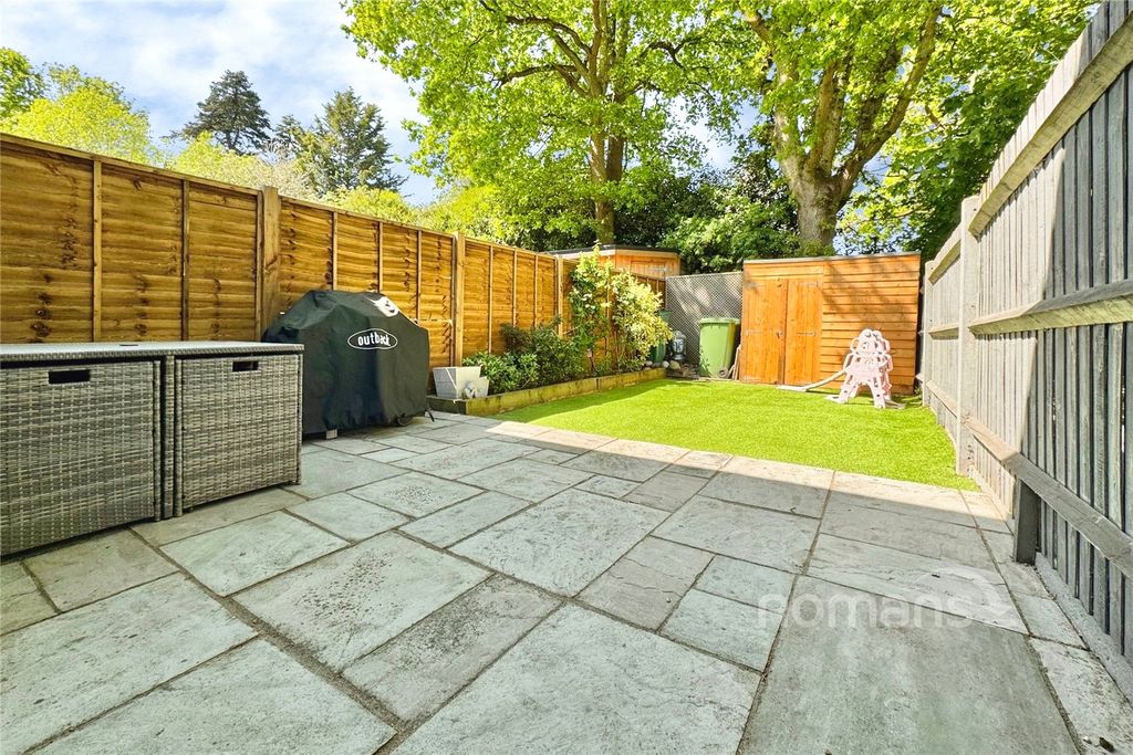 Property photo 2 of 14 Garden
