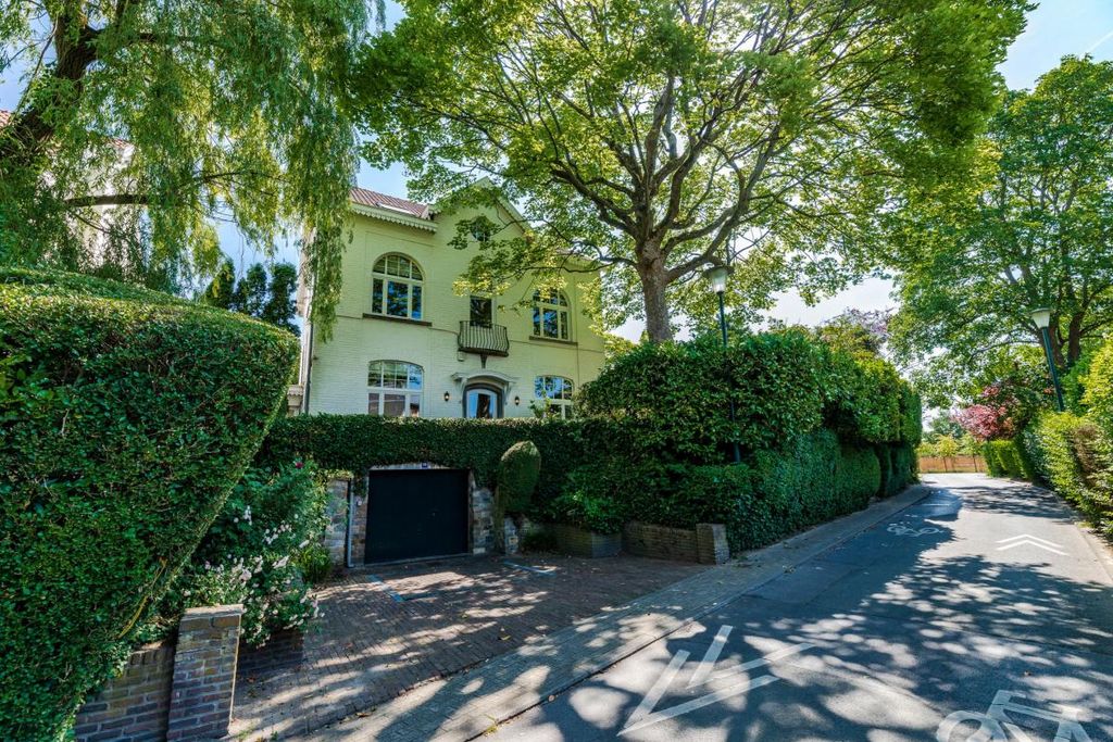 Property photo 1 of 22