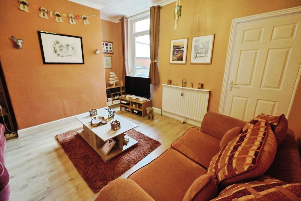 Property photo 3 of 12 Pbox-Img.Jpg