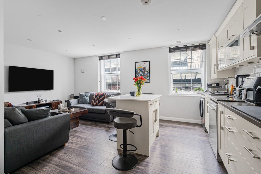 Property photo 2 of 13 Reception/Kitchen